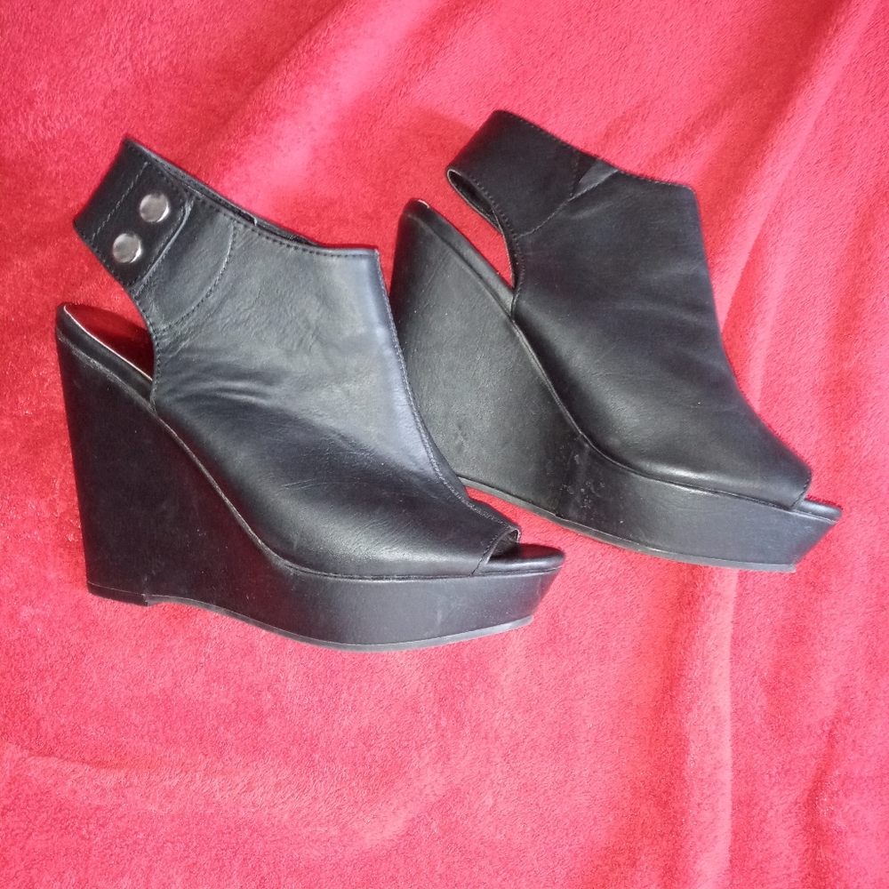 Madden Wedge Sandal